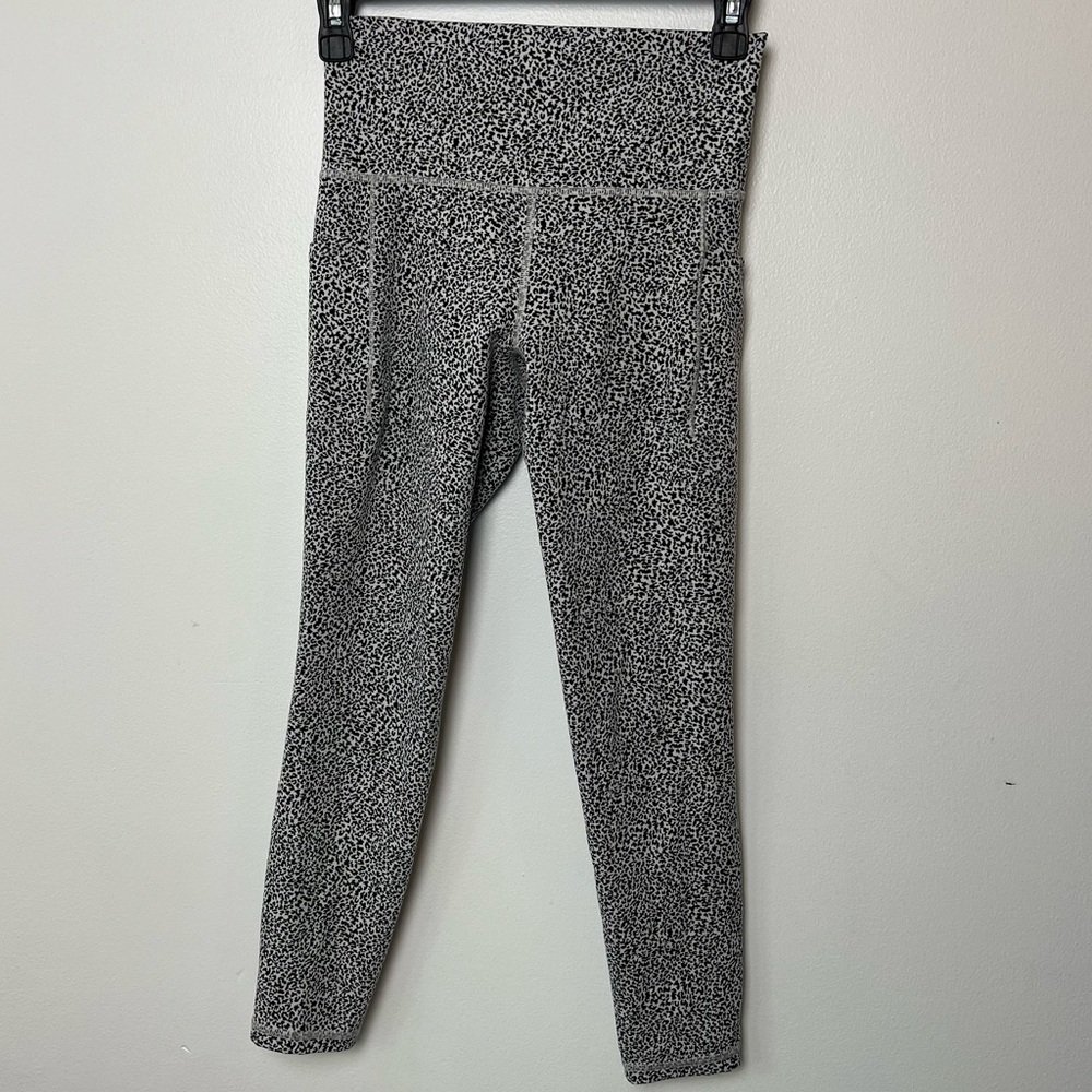 Athleta Woman's XS‎ Black and White Animal Print Leggings